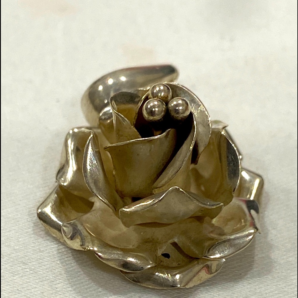 Sterling silver rose pendant